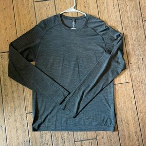 Men’s lululemon long sleeve workout shirt